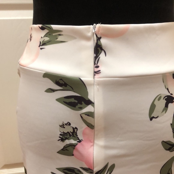 Skirt - Picture 7 of 12